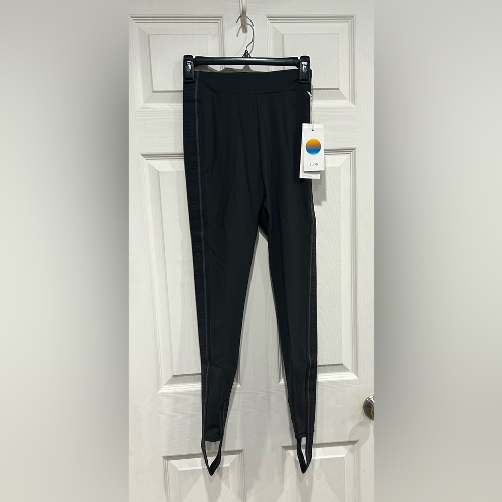 Vuori Women's Medium Chilled Out Stirrup Legging Washed Black NWT High Rise